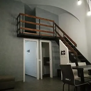  Apartment Mgr Italy