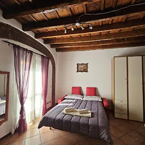 Romantica Sarpi , Milano Italia